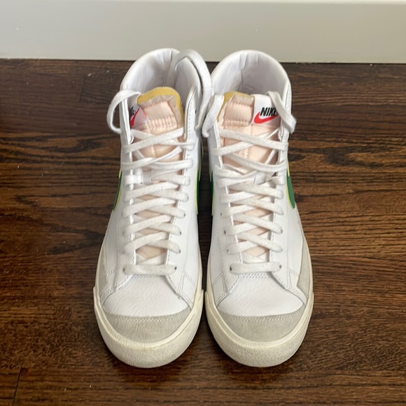 Nike Blazer Mid ‘77 Sneaker - Picture 2 of 7